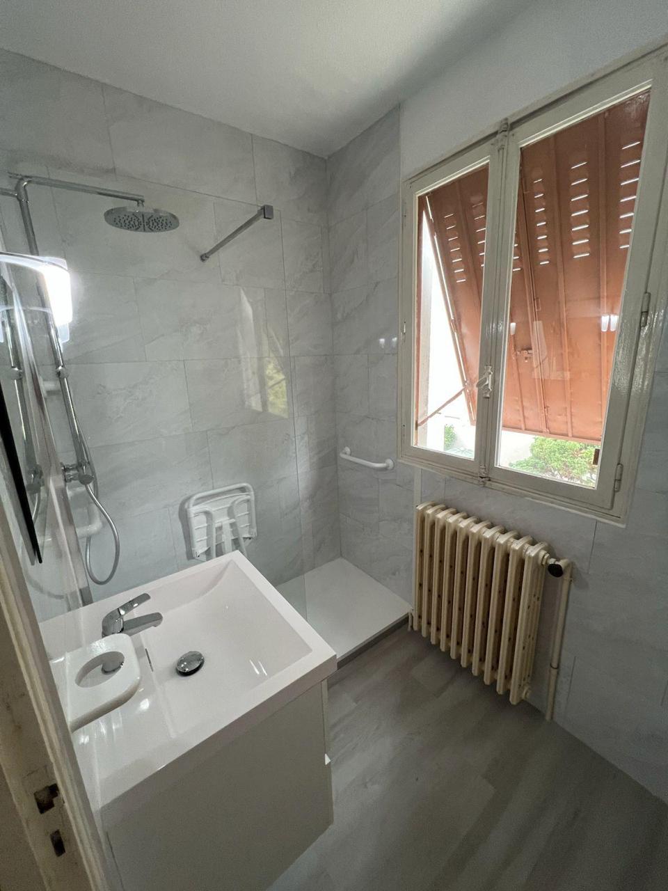 Douche italienne sécurisée après travaux, chantier réel